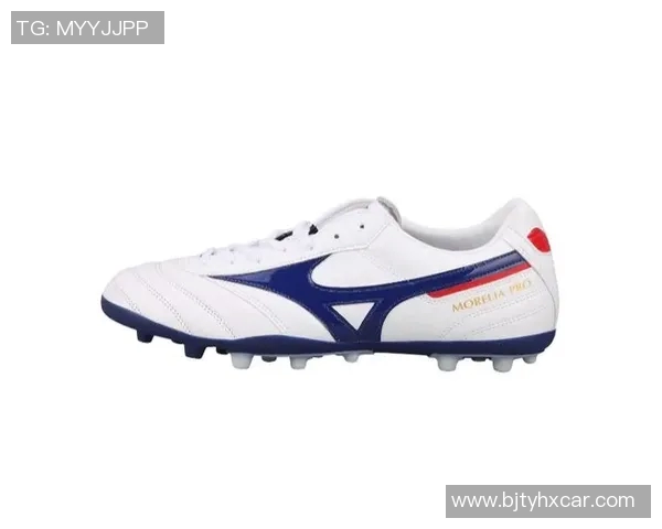 后卫在选择足球鞋时应考虑的关键因素与推荐款式解析